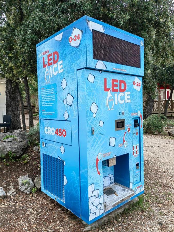 Mobile Home Tonka Biograd Na Moru Exterior photo